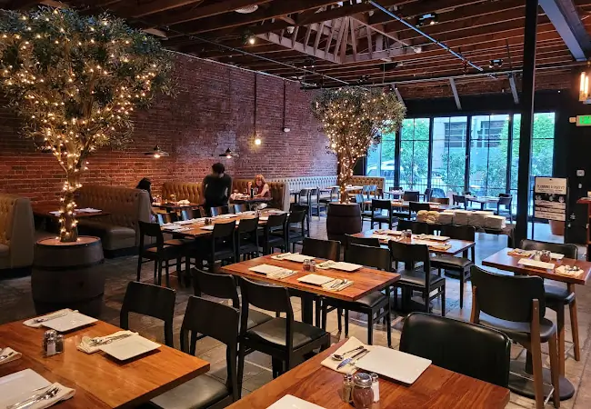 Shekarchi Bar & Grill
