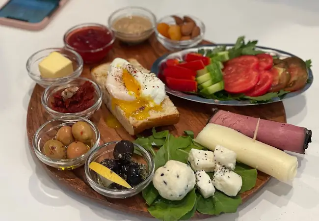 Alchemist Cafe & Restaurant