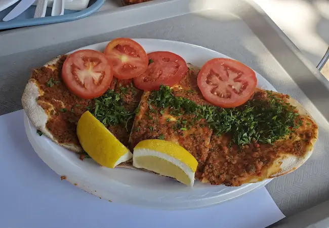 Moishe'S Restaurant