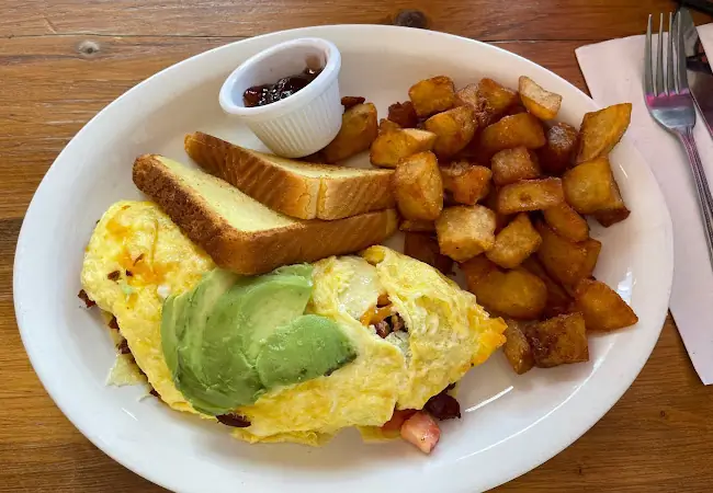 Cafe Arta & Pub At Third Place
